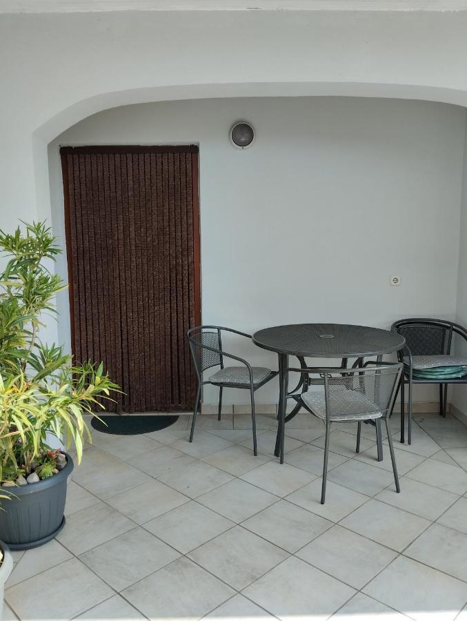 Ruza I Natalija Apartment Karlobag Bagian luar foto