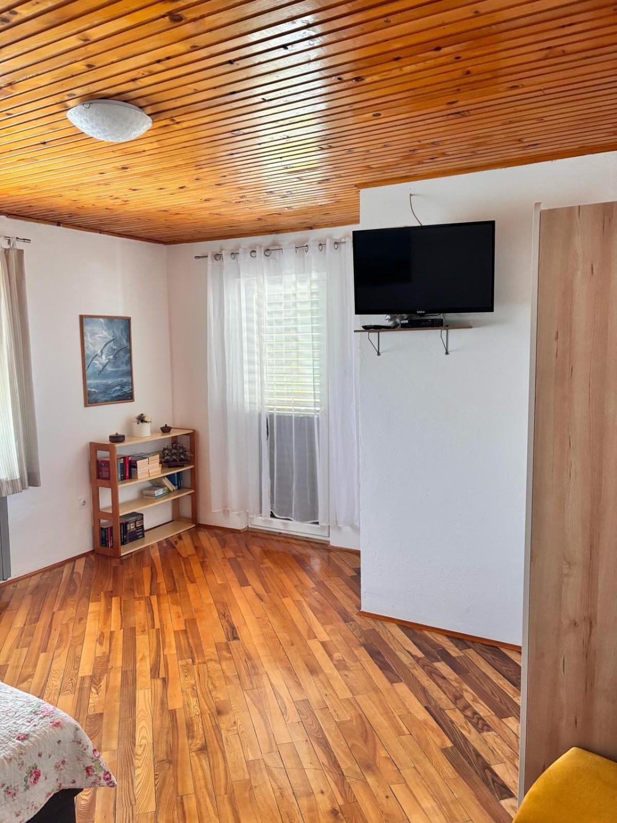 Ruza I Natalija Apartment Karlobag Ruang foto