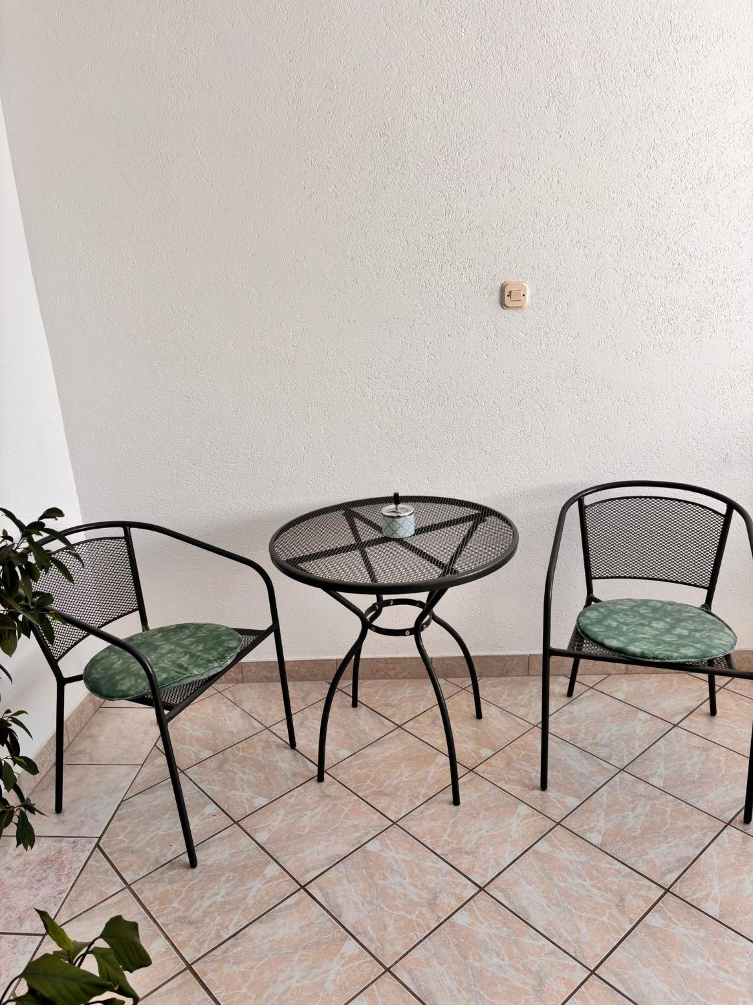 Ruza I Natalija Apartment Karlobag Ruang foto