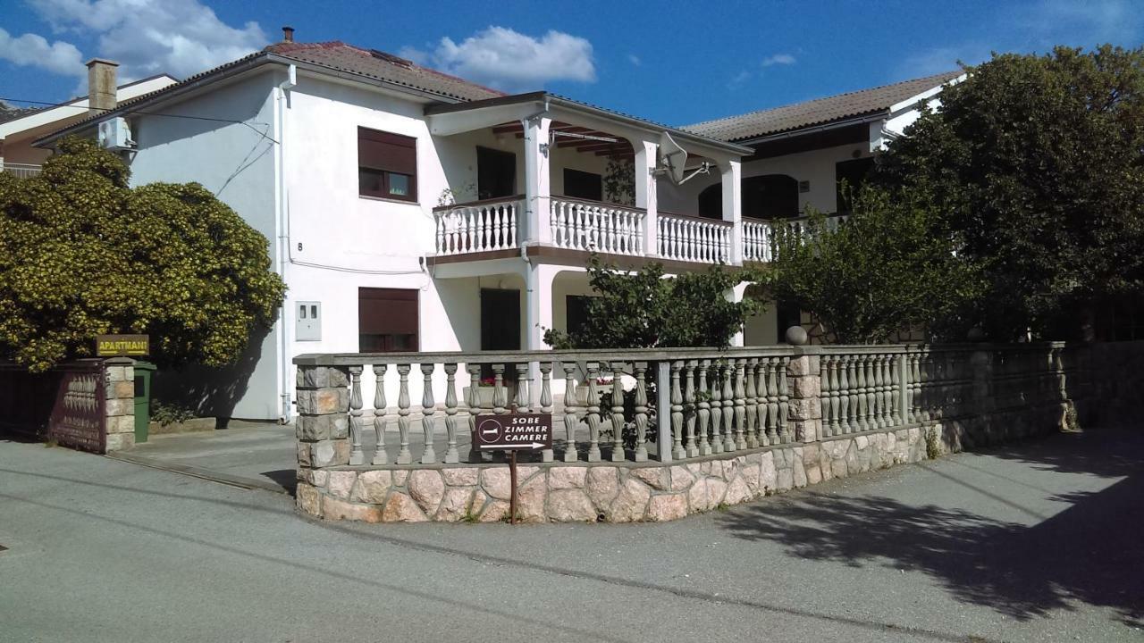Ruza I Natalija Apartment Karlobag Bagian luar foto
