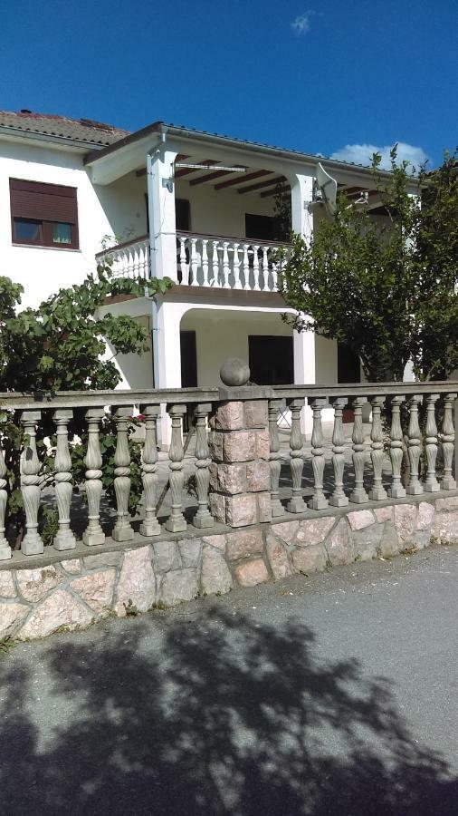 Ruza I Natalija Apartment Karlobag Bagian luar foto